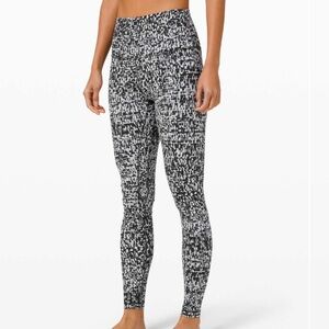 Lululemon 28” Align Leggings in Urban Block Ice Gray Black